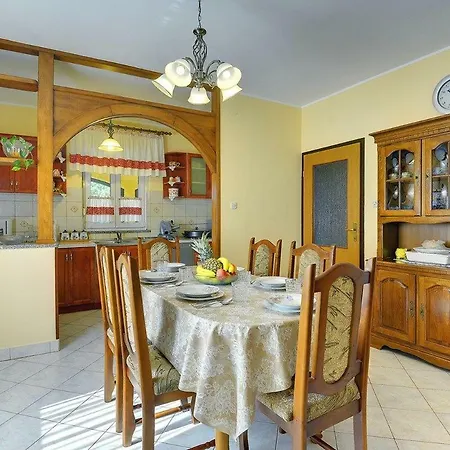 Holiday home Istriana Svetvincenat
